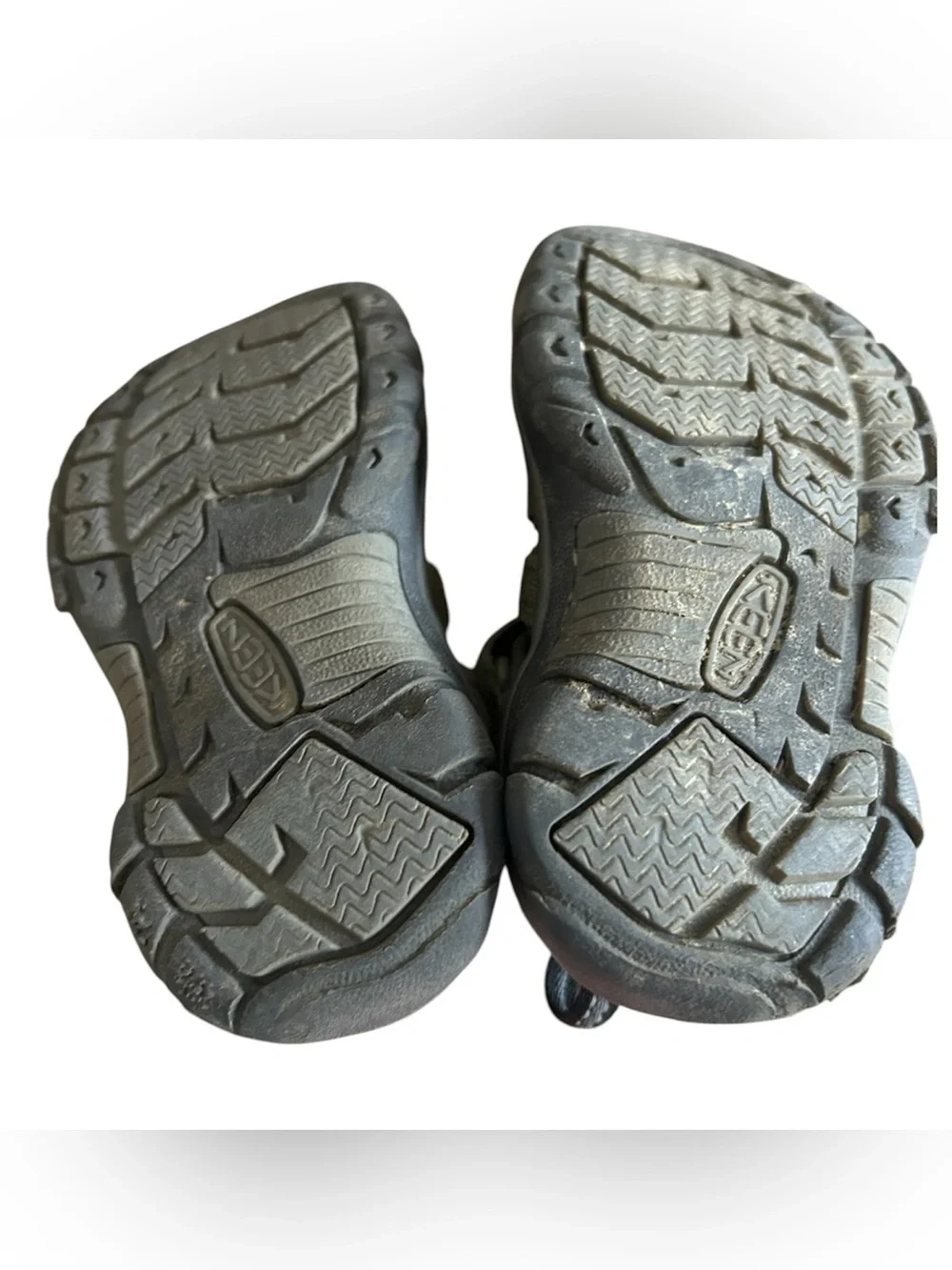 Keen sturdy closed